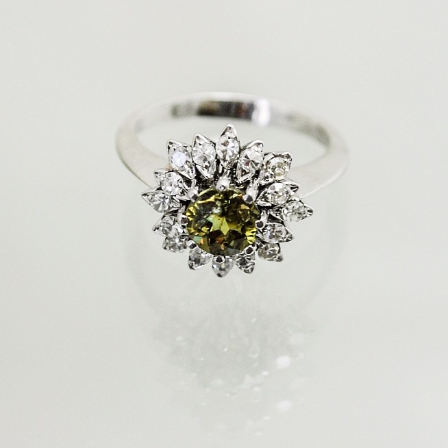 Diamantový prsten s olivínem